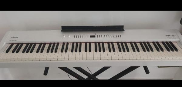פסנתר fp-4f roland