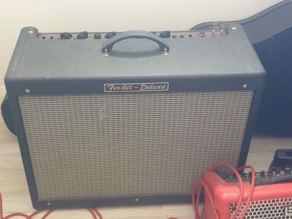 מגבר fender - deluxe