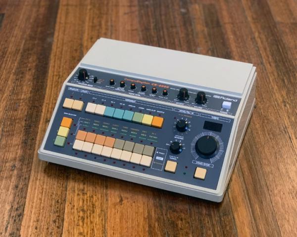Roland CR-8000